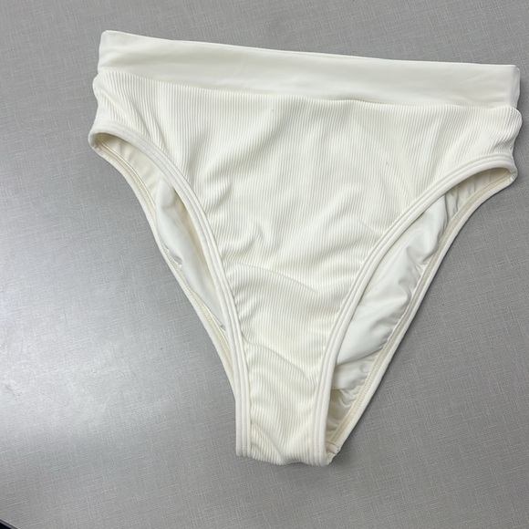 L Space Ribbed Cream Bitsy Cut High Waisted Bikini Bottom - Picture 3 of 5